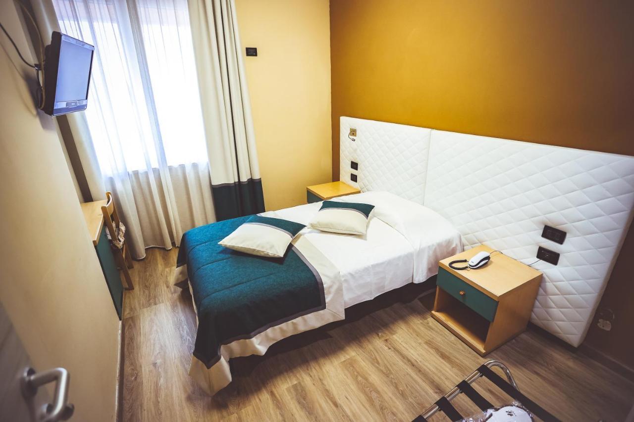 Hotel City Ківассо Екстер'єр фото