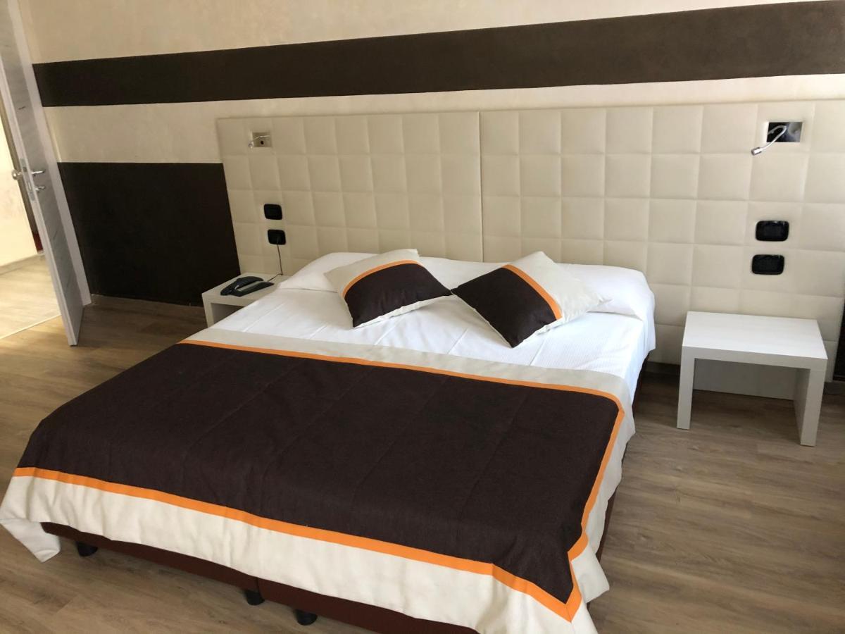 Hotel City Ківассо Екстер'єр фото